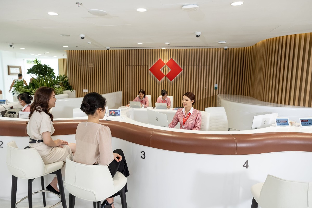Theo đánh giá của Euromoney, Techcombank nổi bật nhờ nền tảng tài chính vững mạnh, chiến lược lấy khách hàng làm trọng tâm, năng lực quản trị rủi ro cùng những đầu tư dài hạn vào công nghệ, dữ liệu và con người.