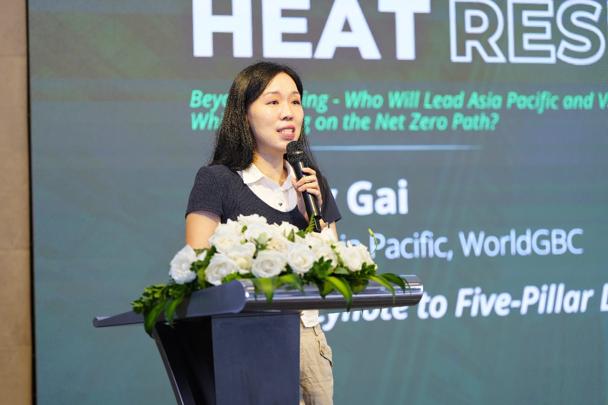 Bà Joy Gai, Giám đốc khu vực châu Á- Thái Bình Dương của Hội đồng công trình Xanh Thế giới (WorldGBC): Việc thay đổi tư duy, kích hoạt hành động và nâng cao nhận thức của con người chính là chìa khóa then chốt để thúc đẩy quá trình chuyển đổi xanh, hướng tới mục tiêu phát thải ròng bằng 0.