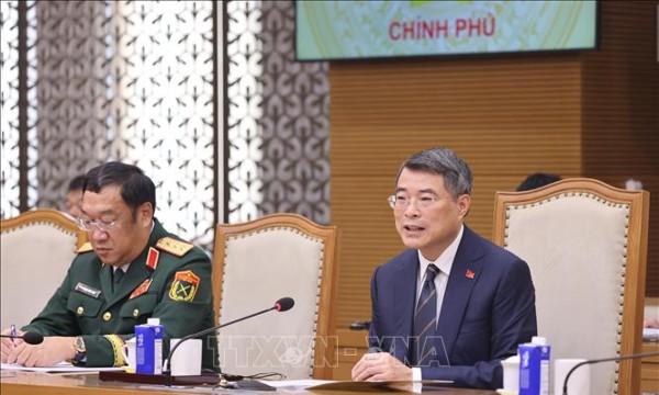 Thủ tướng Lê Minh Hưng: Thúc đẩy hợp tác công nghiệp quốc phòng, kết nối hạ tầng biên giới với Lào và Campuchia”