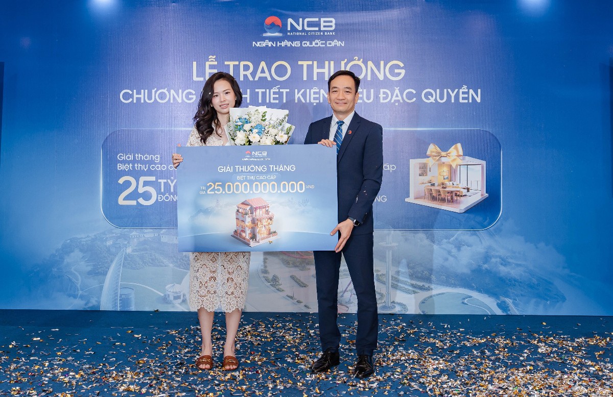 Chị Nguyễn Thị Ngân Quỳnh – Khách hàng trúng giải đặc biệt tháng 9, 01 biệt thự trị giá 25 tỷ đồng tại Charmora City (Khánh Hòa).