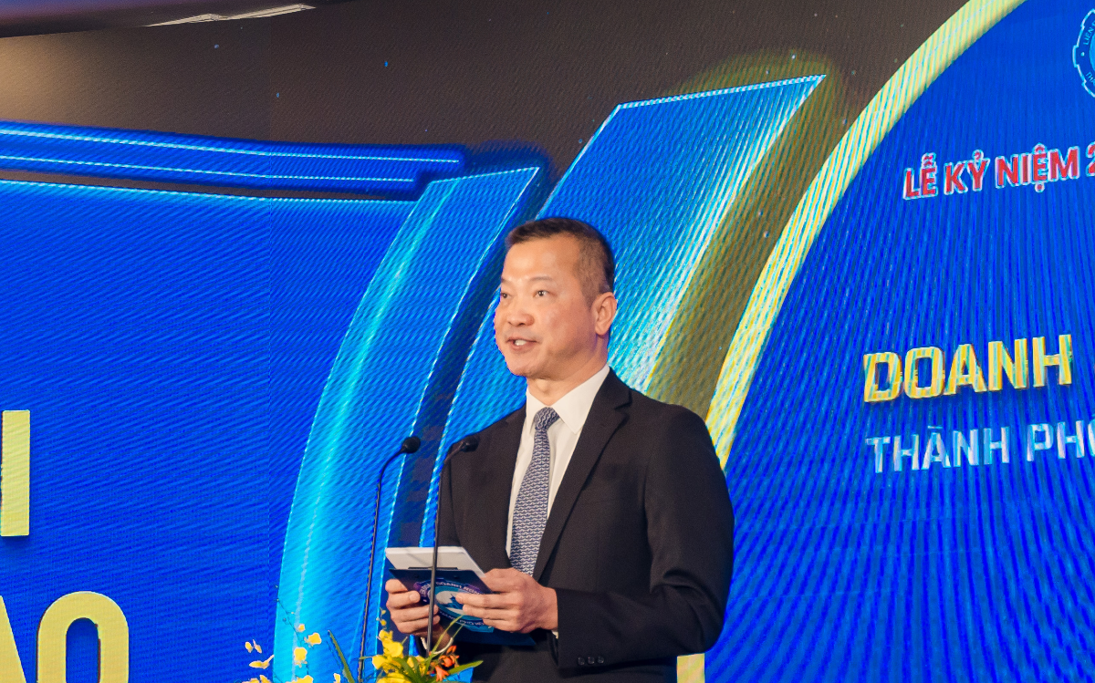 Ông Mai Hữu Tín, Chủ tịch HUBA, phát biểu tại buổi lễ. Ảnh: BTC.