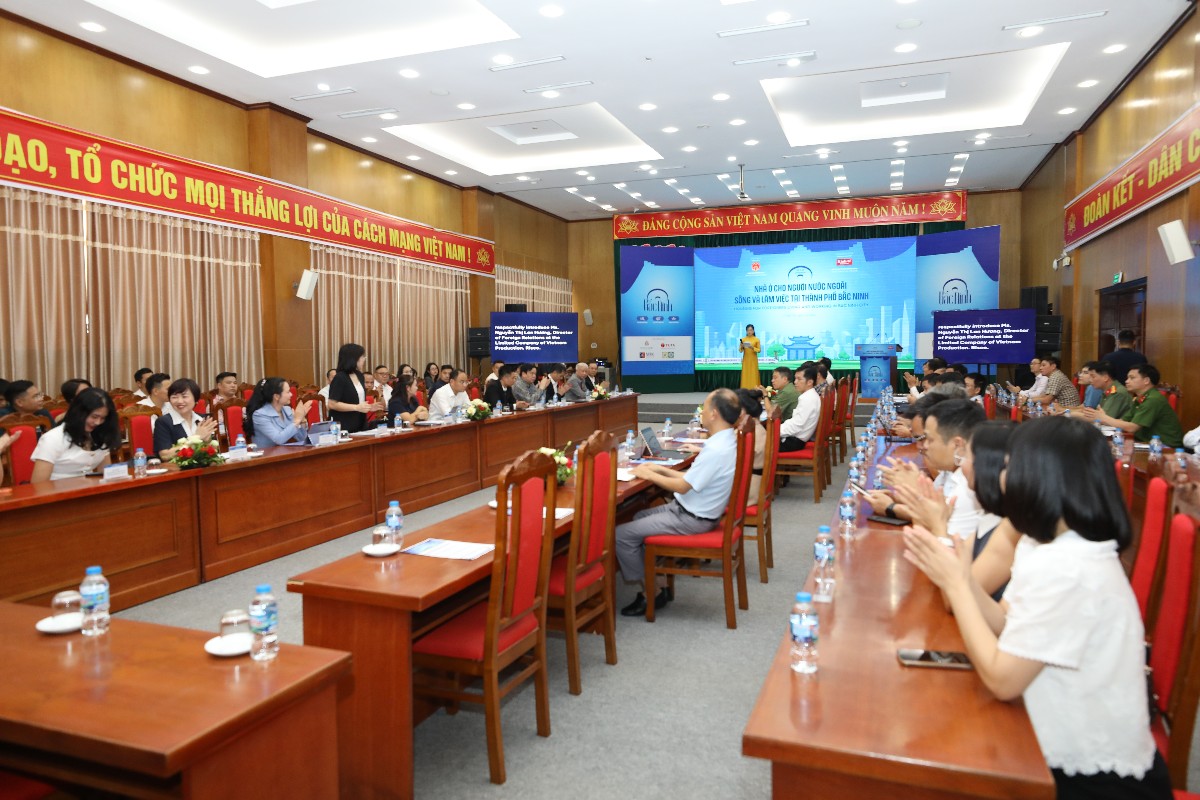 Toàn cảnh hội thảo “Nhà ở cho người nước ngoài sống và làm việc tại Thành phố Bắc Ninh”. Ảnh: Tri Phong