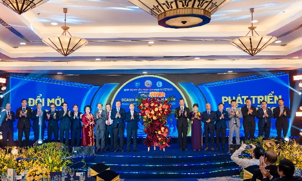 TP. Hồ Chí Minh tôn vinh 100 doanh nghiệp, 96 doanh nhân tiêu biểu năm 2026