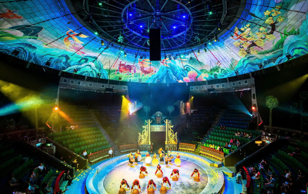 Chương trình Sơn Thần Thủy Quái ứng dụng công nghệ 3D Mapping do Liên đoàn Xiếc Việt Nam thực hiện. Ảnh: Bộ VHTTDL