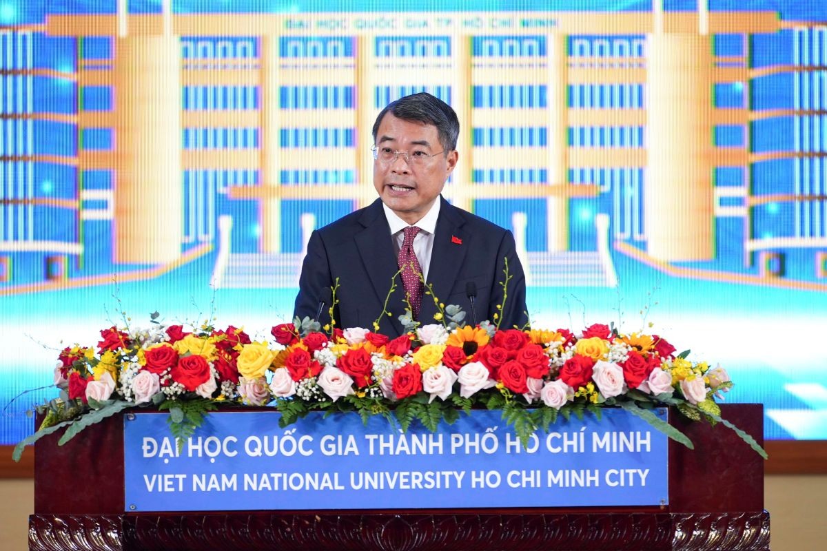 Thủ tướng Lê Minh Hưng phát biểu tại Lễ Khai khóa Đại học Quốc gia TP. Hồ Chí Minh, chiều 13/10 - Ảnh: Minh Dung.