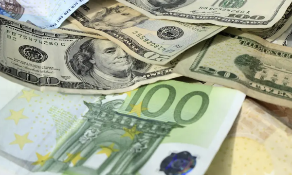 Đồng USD xuống thang từ đỉnh 18 tháng