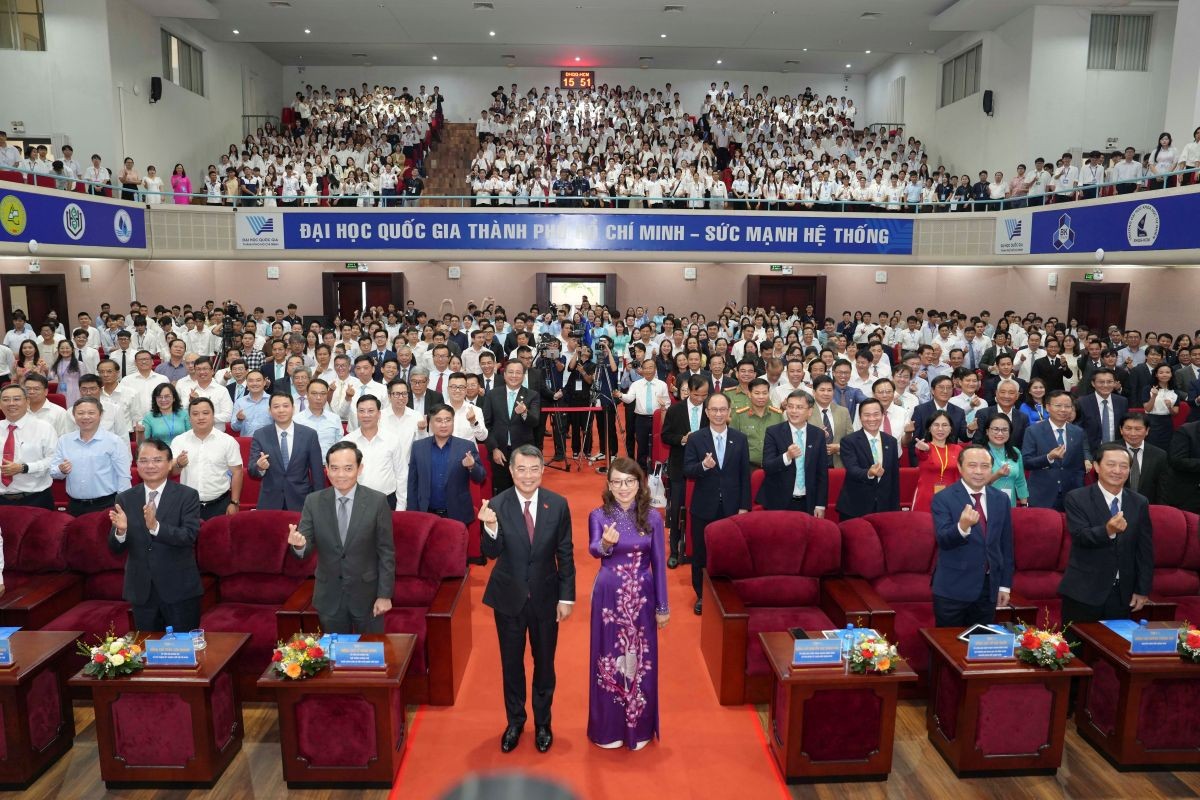 Lễ Khai khóa có sự tham dự của Thủ tướng Chính phủ Lê Minh Hưng - Ảnh: Minh Dung.