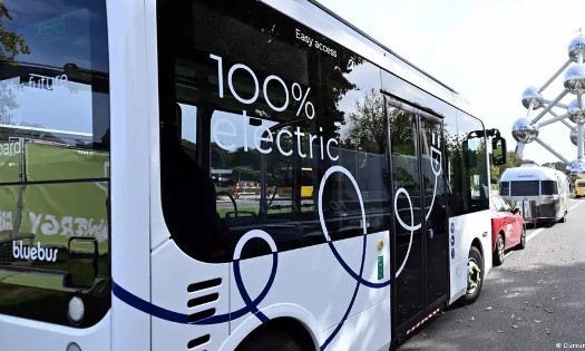 Xe buýt điện tại thủ đô Brussels của Bỉ. Những phương tiện này ngày càng phổ biến trong hệ thống giao thông công cộng châu Âu. Ảnh: Dursun Aydemir/Anadolu Agency/IMAGO