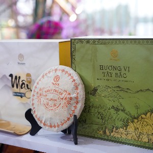 Một dòng trà đặc sản vùng cao. Ảnh: Phương Lan.
