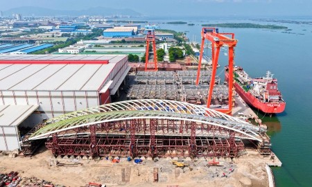 Cân nhắc phương án lai dắt nhịp chính vòm thép của cầu đi bộ qua sông Sài Gòn
