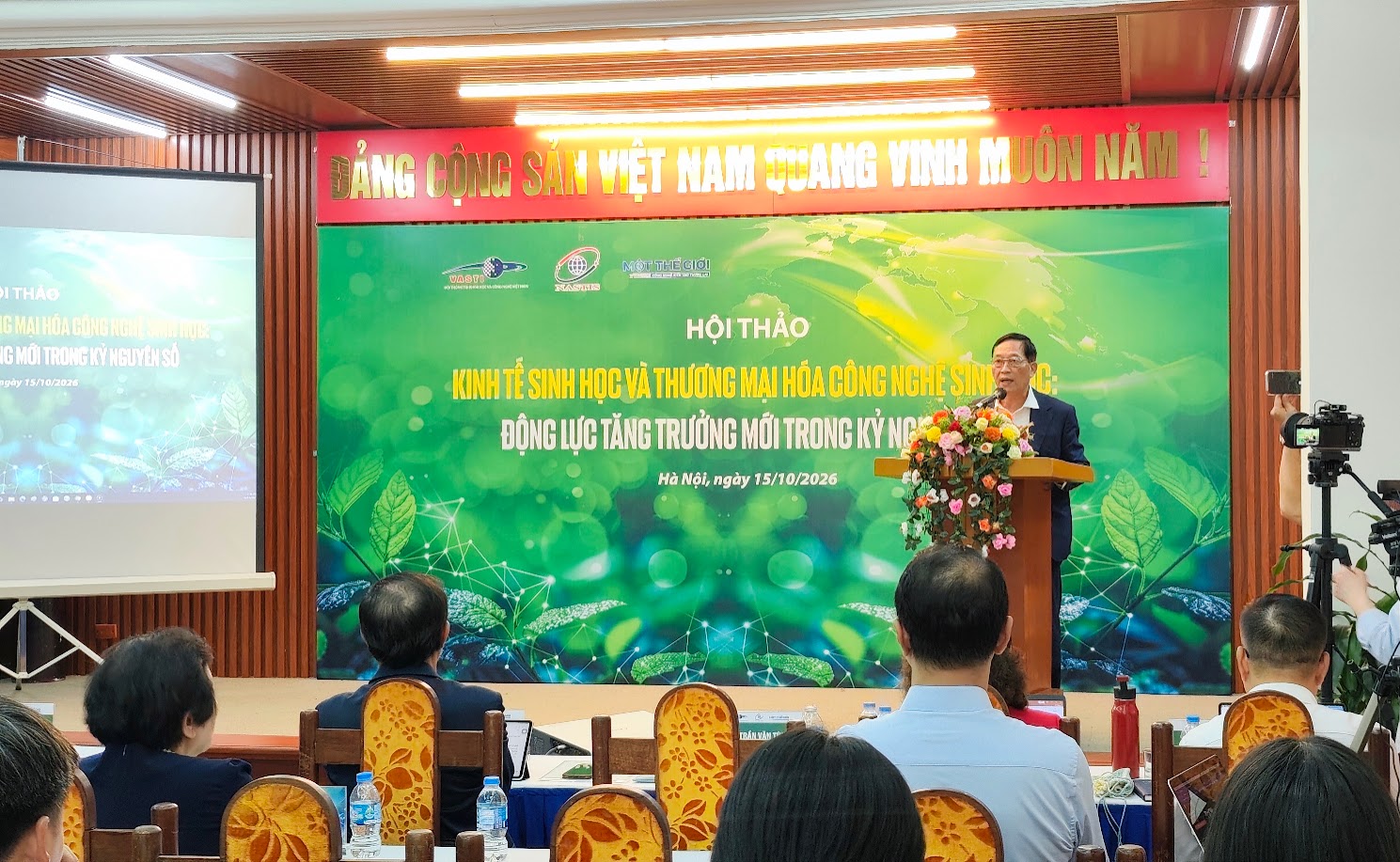 TS. Trần Văn Tùng, Chủ tịch Hội Thông tin Khoa học và Công nghệ Việt Nam (VASTI) phát biểu tại Hội thảo chuyên đề: “Kinh tế sinh học và thương mại hóa công nghệ sinh học: Động lực tăng trưởng mới trong kỷ nguyên số”