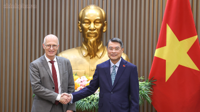 PM proposes to boost cooperation in ports, logistics and green energy between Vietnam and Germany