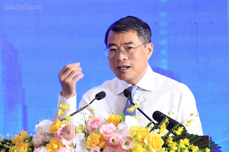 Thủ tướng Chính phủ Lê Minh Hưng phát biểu tại Chương trình Thủ tướng Chính phủ đối thoại với thanh niên, chiều 15/10. Ảnh: Nhật Bắc/VGP.