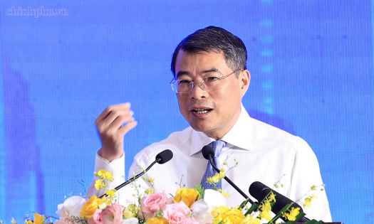 Thủ tướng Chính phủ Lê Minh Hưng phát biểu tại Chương trình Thủ tướng Chính phủ đối thoại với thanh niên, chiều 15/10. Ảnh: Nhật Bắc/VGP.