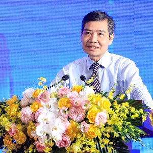 Thứ trưởng Bộ Tài chính Tạ Anh Tuấn thông tin về chính sách hỗ trợ nguồn lực cho doanh nghiệp. Ảnh: Nhật Bắc/VGP.