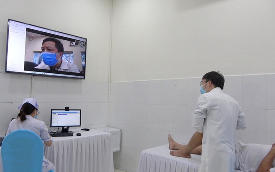 Hỗ trợ khám chữa bệnh từ xa. Ảnh: Bộ Y tế.