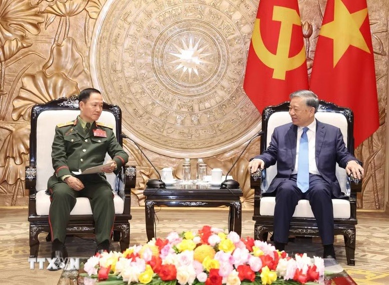 Tổng Bí thư, Chủ tịch nước Tô Lâm tiếp Đại tướng Khamliang Outhakaysone, Ủy viên Bộ Chính trị, Phó Thủ tướng, Bộ trưởng Quốc phòng Lào - Ảnh: TTXVN