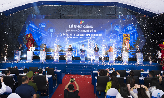 Tòa nhà Công nghệ số 1 thuộc dự án Khu đô thị Công viên công nghệ số FPT tại phường Phú Diễn và phường Tây Tựu, TP.Hà Nội có mức đầu tư hơn 1.300 tỷ đồng. Ảnh: FPT