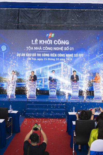 FPT breaks ground on $52 mln digital tech building in Western Hanoi