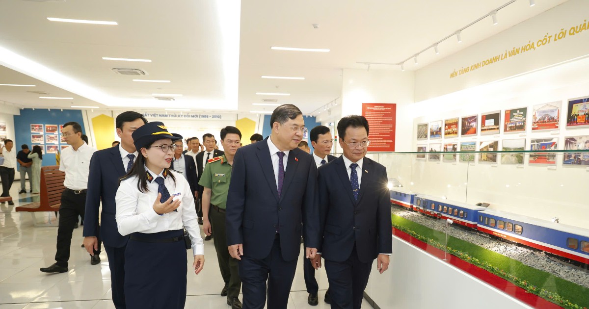 Phó Thủ tướng Phạm Gia Túc: Đường sắt Việt Nam phải chuyển đổi mạnh mẽ về tư duy và quản trị