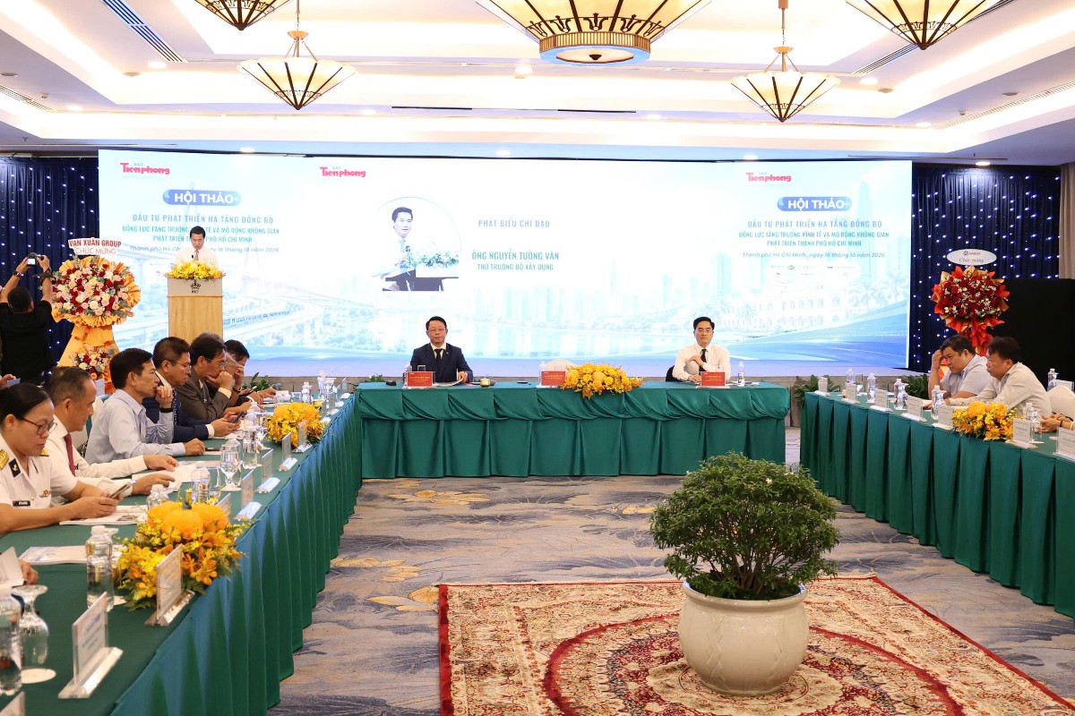 Hội thảo "Đầu tư phát triển hạ tầng đồng bộ - Động lực tăng trưởng kinh tế và mở rộng không gian phát triển TP. Hồ Chí Minh", ngày 16/10. Ảnh: Minh Hà.