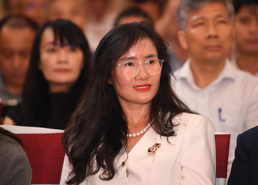 Bà Hồ Thị Nga, Phó Tổng giám đốc Weldcom.