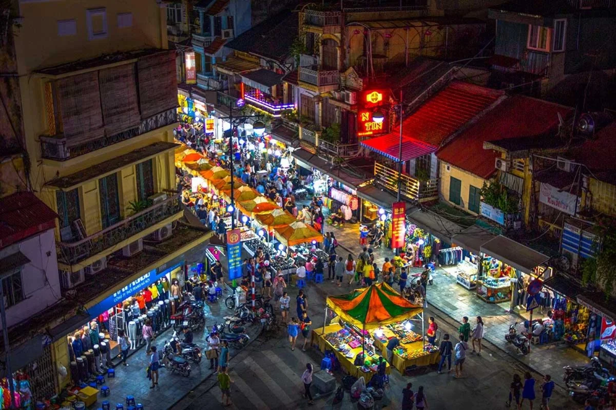 Hà Nội dự kiến thí điểm một số không gian du lịch, giải trí, thương mại hoạt động 24/7. Ảnh: Vietnam Travelers