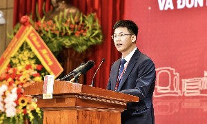 TS. Trần Việt Hùng, Nhà sáng lập Got It, Inc., phát biểu tại tại Lễ kỷ niệm 70 năm Đại học Bách khoa Hà Nội. Ảnh: HUST