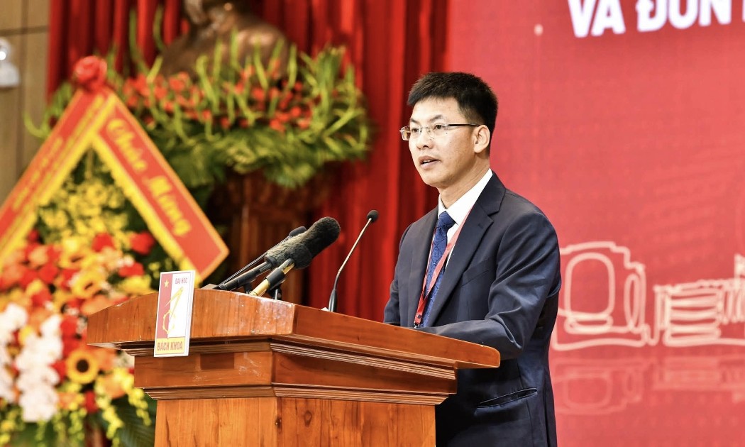 TS. Trần Việt Hùng, Nhà sáng lập Got It, Inc., phát biểu tại tại Lễ kỷ niệm 70 năm Đại học Bách khoa Hà Nội. Ảnh: HUST