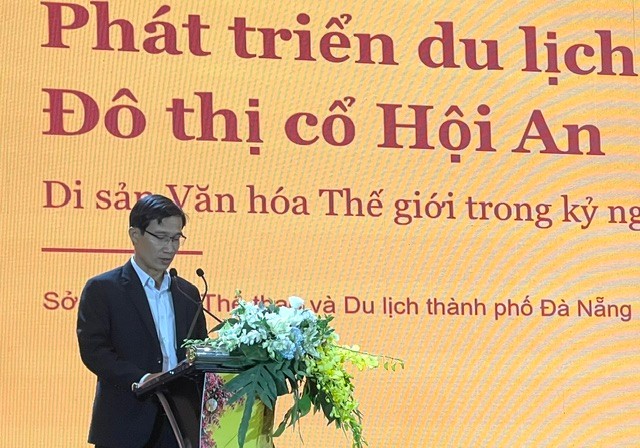 Ông Tán Văn Vương, Phó Giám đốc Sở Văn hóa, Thể thao và Du lịch Đà Nẵng, phát biểu tại hội thảo. Ảnh Ngô Anh Văn