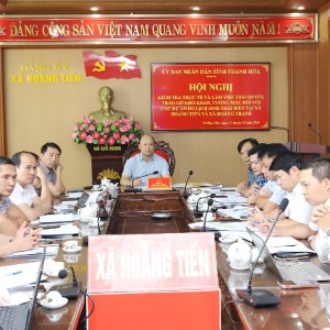 Phó Chủ tịch UBND tỉnh Thanh Hóa Cao Văn Cường làm việc với các sở, ngành, địa phương nhằm tháo gỡ vướng mắc, thúc đẩy tiến độ các dự án. Ảnh: Xuân Nghĩa