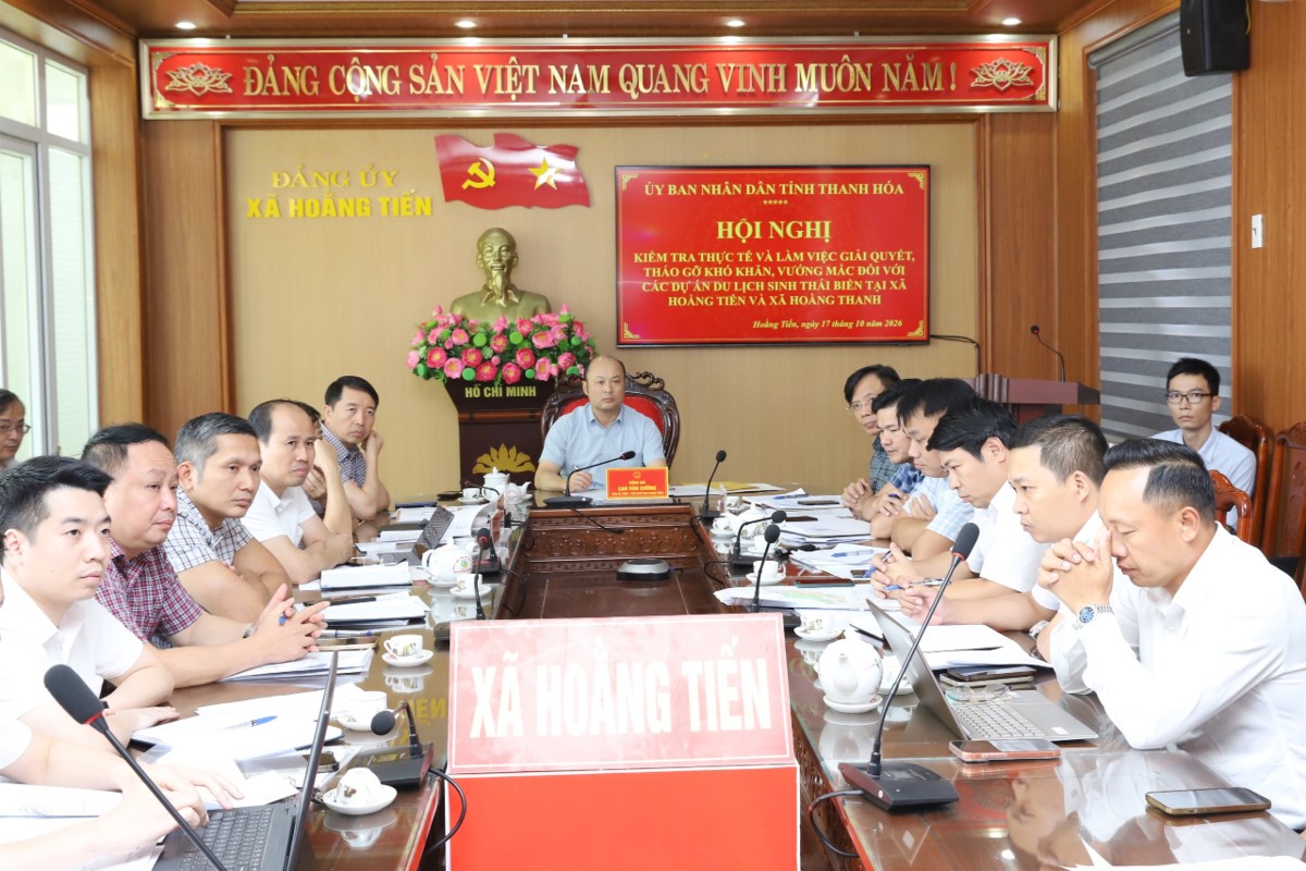 Phó Chủ tịch UBND tỉnh Thanh Hóa Cao Văn Cường làm việc với các sở, ngành, địa phương nhằm tháo gỡ vướng mắc, thúc đẩy tiến độ các dự án. Ảnh: Xuân Nghĩa