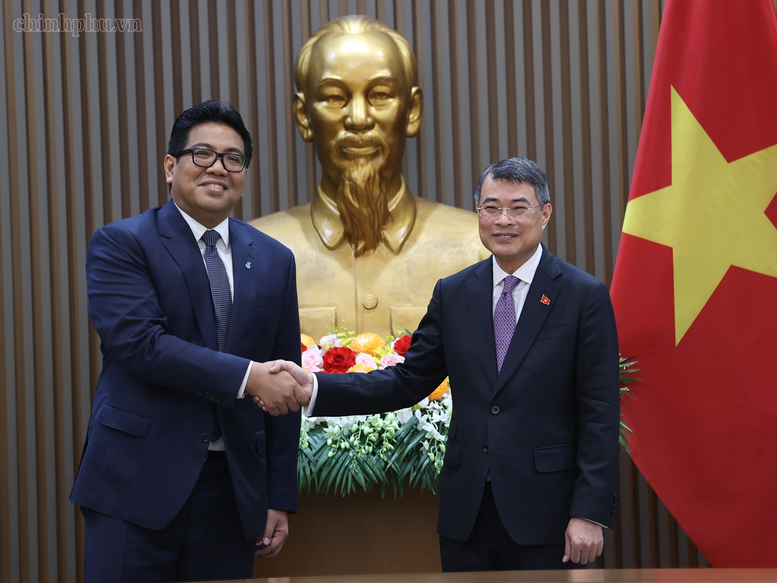 Prime Minister supports expansion of energy cooperation between Vietnam and Malaysia