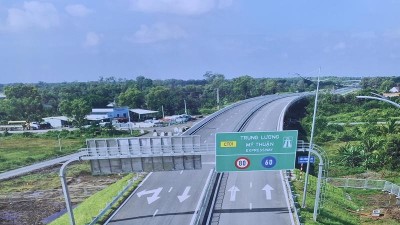Vietnam opens 395km of expressways in first nine months of 2026