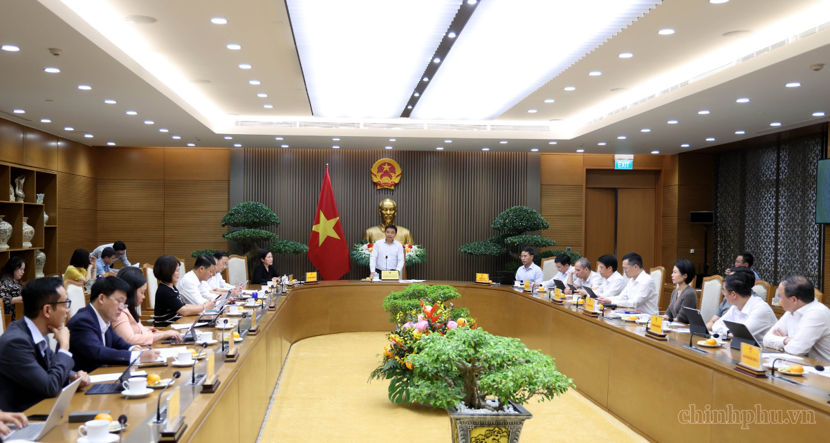 Phó Thủ tướng Nguyễn Văn Thắng chủ trì cuộc họp về điều hành chính sách tiền tệ (Ảnh: Đức Tuân).