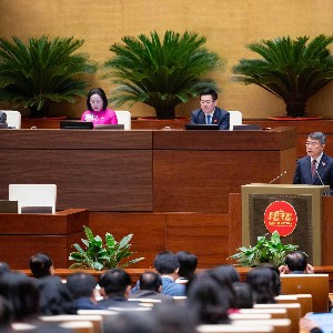 Thủ tướng Chính phủ Lê Minh Hưng trình bày Báo cáo. Ảnh: Quochoi.vn