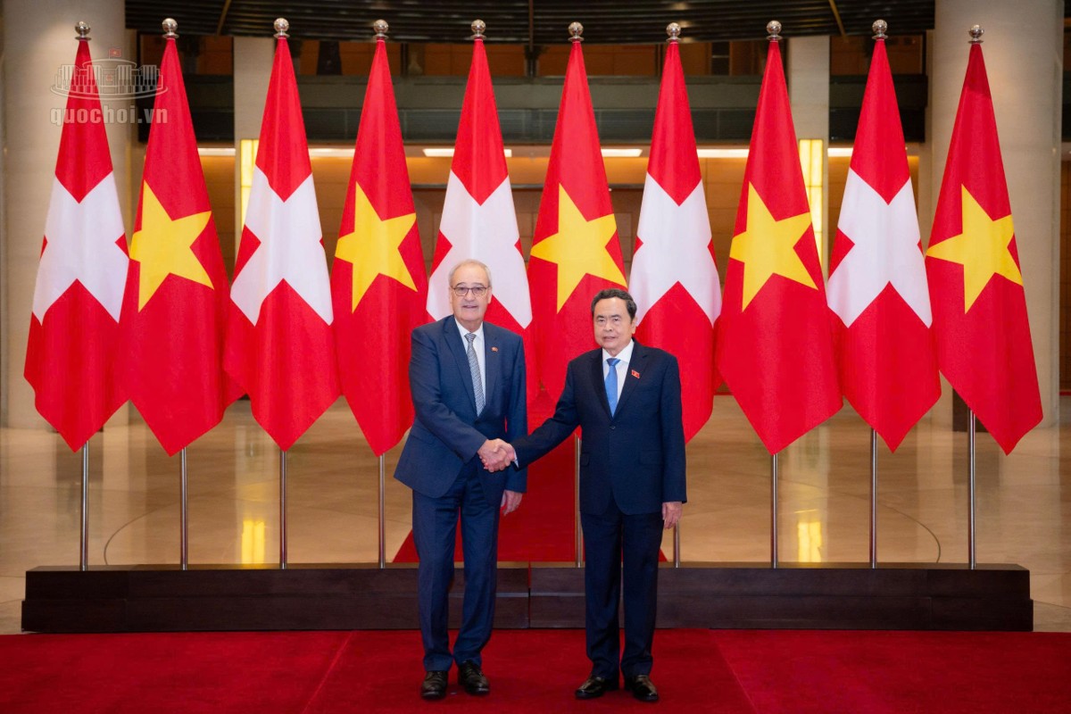 Chủ tịch Quốc hội Trần Thanh Mẫn hội kiến Tổng thống Thụy Sỹ Guy Parmelin. Ảnh: Quochoi.vn
