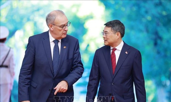 Thủ tướng đề nghị Thụy Sĩ hỗ trợ phát triển Trung tâm tài chính quốc tế tại Việt Nam