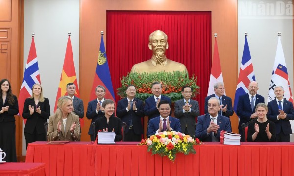 Tổng Bí thư, Chủ tịch nước Tô Lâm chứng kiến Lễ ký Hiệp định thương mại tự do giữa Việt Nam và các nước thành viên Hiệp hội Mậu dịch tự do châu Âu