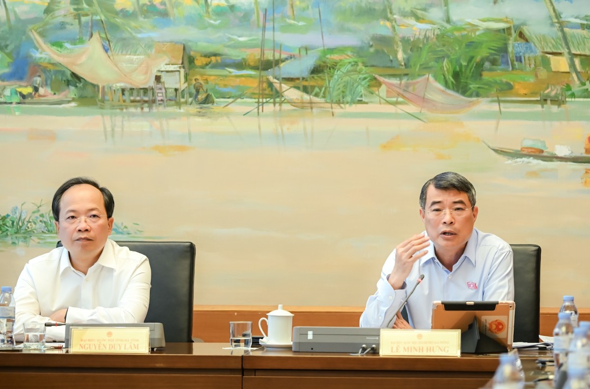 Thủ tướng Chính phủ Lê Minh Hưng tham gia thảo luận tại tổ về tình hình thực hiện kế hoạch phát triển kinh tế - xã hội, ngân sách nhà nước, đầu tư công năm 2026 và dự kiến kế hoạch năm 2027. Ảnh: Duy Linh/Quochoi.vn