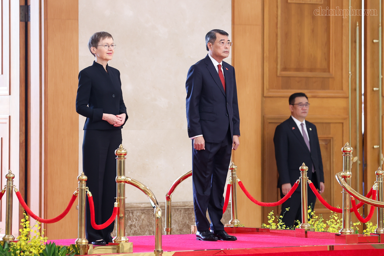 Thủ tướng Lê Minh Hưng chủ trì Lễ đón Thủ tướng Công quốc Liechtenstein Brigitte Haas thăm chính thức Việt Nam - Ảnh: chinhphu.vn/Nhật Bắc