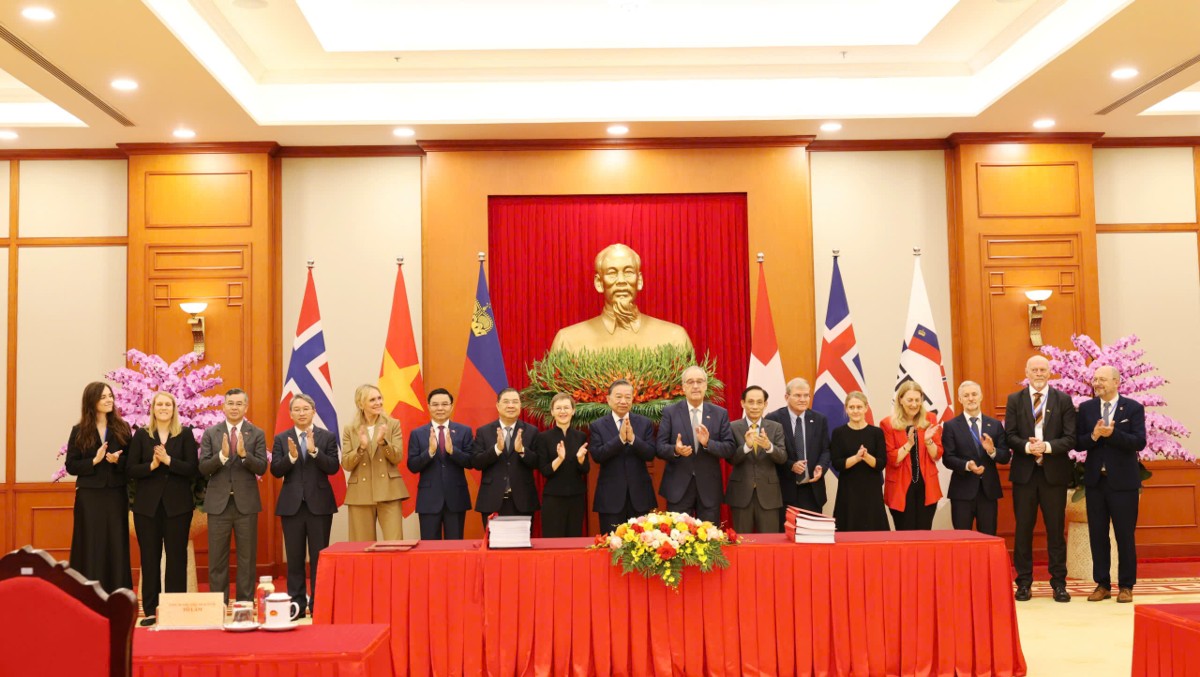 Tổng Bí thư, Chủ tịch nước Tô Lâm chứng kiến Lễ ký kết Hiệp định VEFTA. Ảnh: Bộ Công Thương.