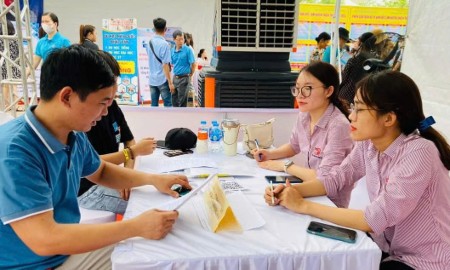 Doanh nghiệp tuyển dụng lao động. Ảnh: Nhật Dương.