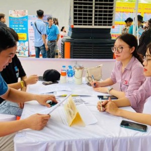 Doanh nghiệp tuyển dụng lao động. Ảnh: Nhật Dương.