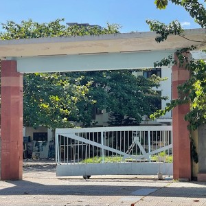 Khu nhà-đất là trụ sở UBND quận Hải Châu cũ có diện tích hơn 5.800m2 đang được thông báo cho thuê ngắn hạn. Ảnh Ngô Anh Văn
