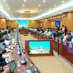 Ngành ngân hàng nêu quyết tâm giảm lãi suất cho vay. Ảnh: Ngọc Khanh
