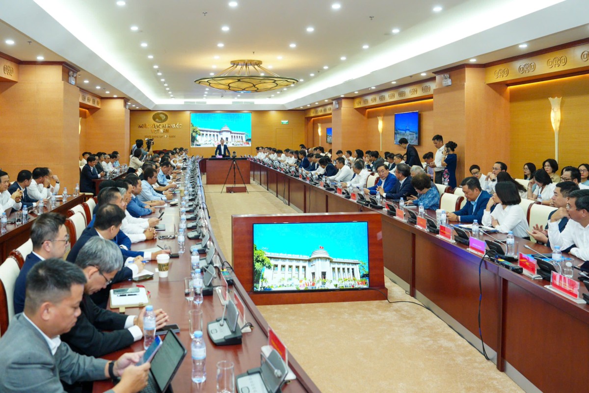 Ngành ngân hàng nêu quyết tâm giảm lãi suất cho vay. Ảnh: Ngọc Khanh