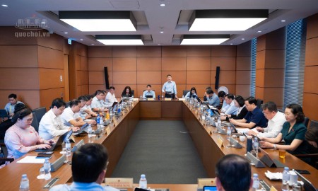 Luật Luật sư (sửa đổi): Người góp vốn vào công ty luật không được điều hành chuyên môn