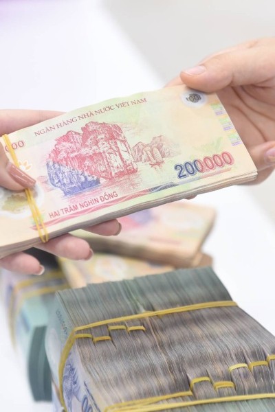 Banks ordered to cut deposit and lending rates