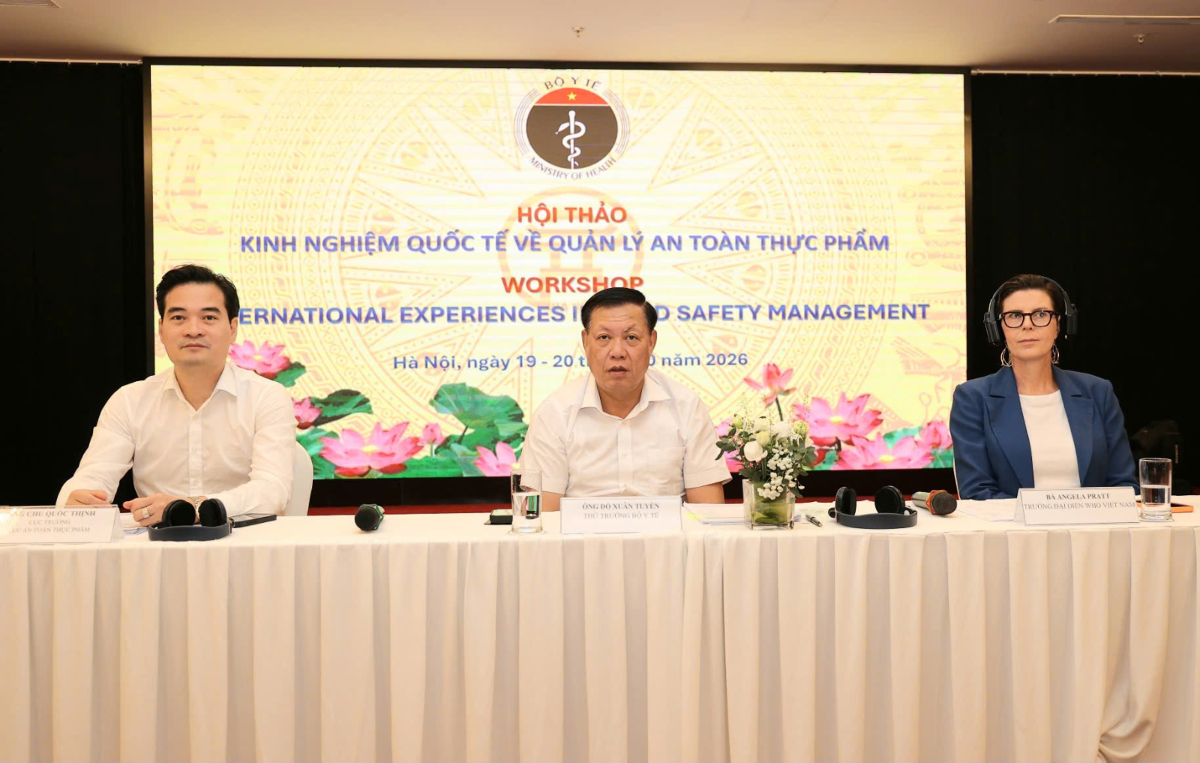 Hội thảo chia sẻ kinh nghiệm quốc tế về quản lý an toàn thực phẩm. Ảnh: Trần Minh.